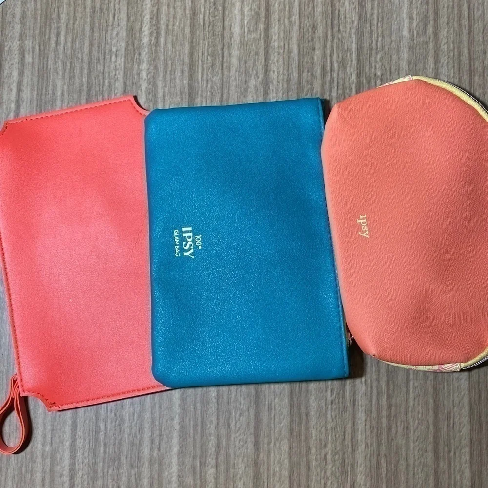 New! Set of 3 Ipsy make‎ up bags